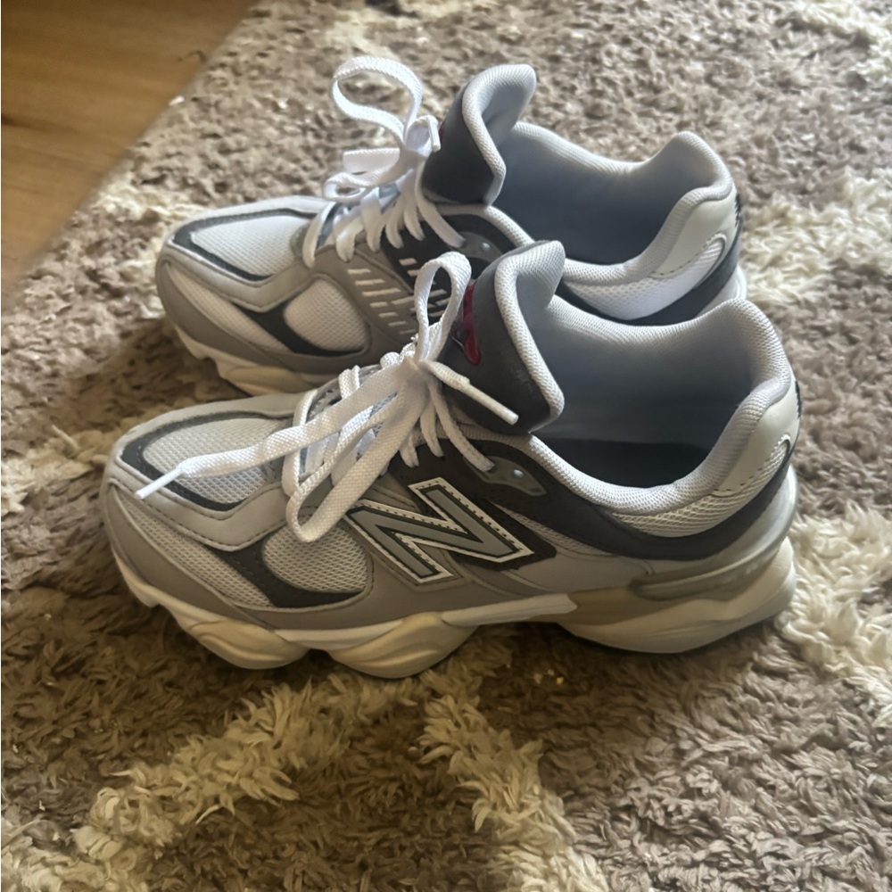 New Balance White and Gray Athletic Shoes - Picture 2 of 4